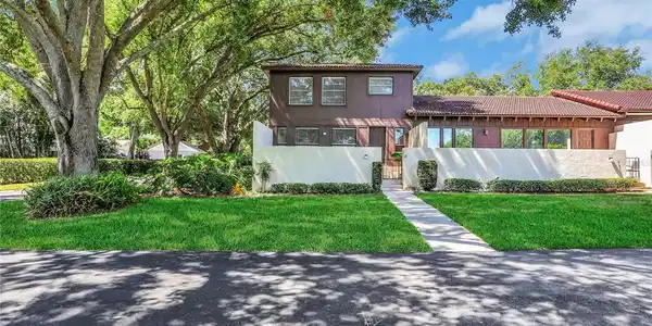 11 LOMA VERDE