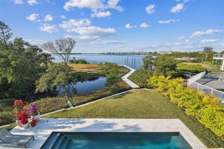 1640 SEA BREEZE DRIVE