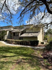 907 TENNIS WAY