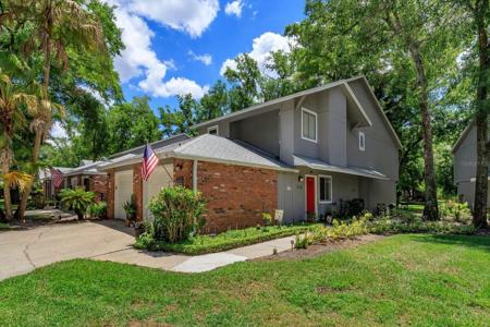 626 RED OAK CIRCLE
