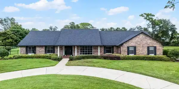 104 AMBERWOOD COURT