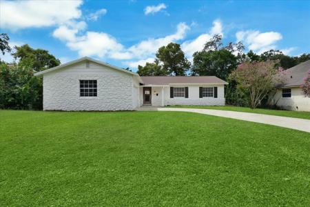 380 BANYAN DRIVE