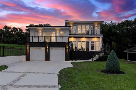1841 MOORINGS COURT