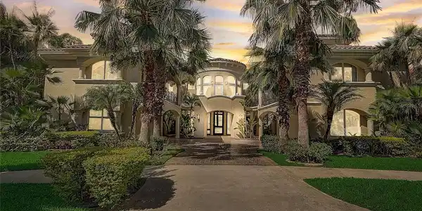 245 MAISON