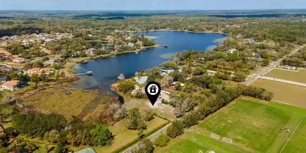 2080 LAKE MARKHAM ROAD