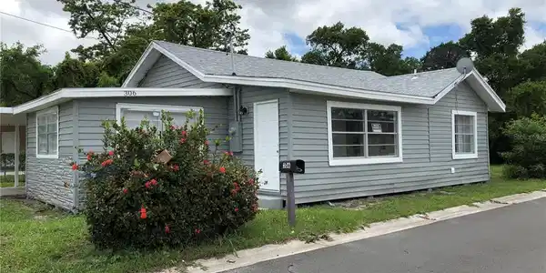 306 PALMETTO NW