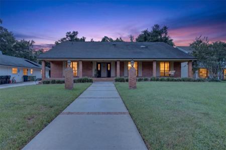 306 OAK ESTATES DRIVE
