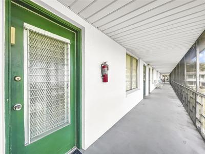 1600 W LAKE PARKER DRIVE