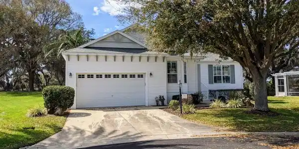 1746 BENZINGER COURT