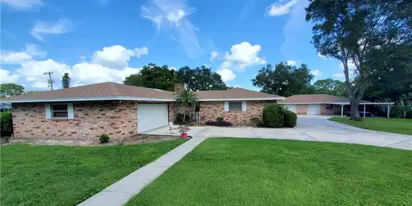 1604 KING JAMES COURT