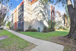 1130 LAKE PARKER