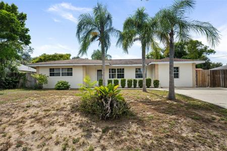 1302 SAINT ANDREWS