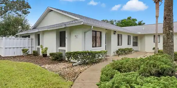 47 LAKE FOREST PLACE