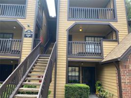 355 LAKEPOINTE