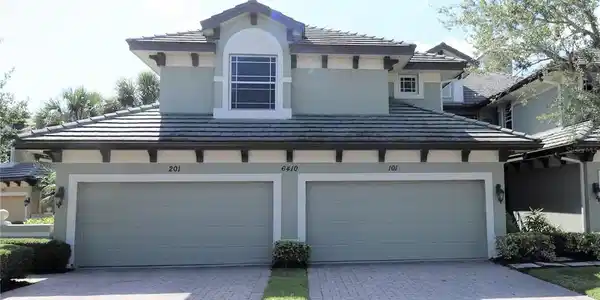 6410 MOORINGS POINT