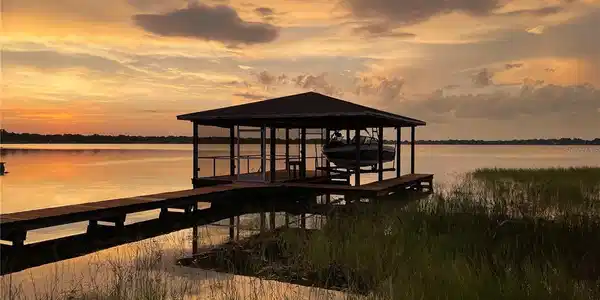 1452 LAKE HOWARD