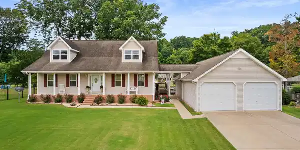 1038 Waters Edge Dr