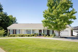 820 Riverbluff Dr