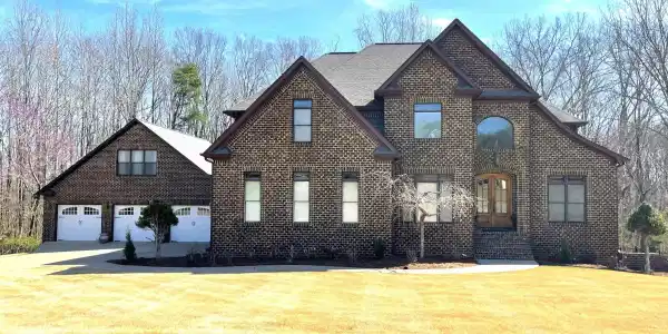 372 Robbins Point Rd