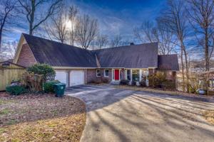 515 Eastlake Dr