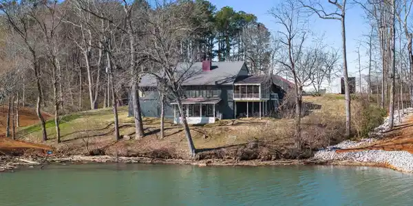 1174 Shore Dr