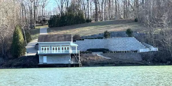 235 Longshore Dr