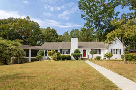 915 Riverview Dr
