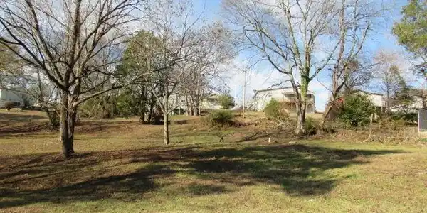1010 Mobile St
