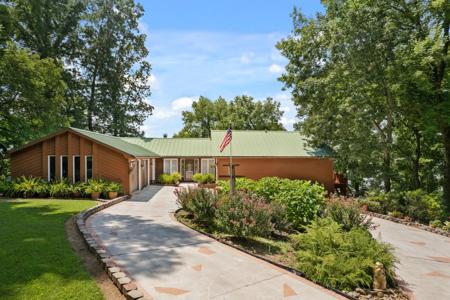 401 Horseshoe Hills Rd