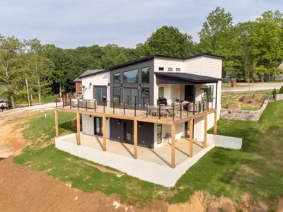 407 Weinbaum Ln