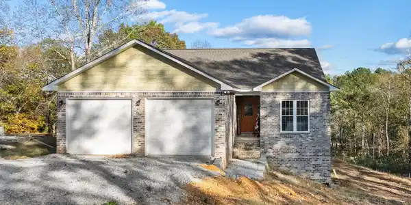 440 Grissom Ln