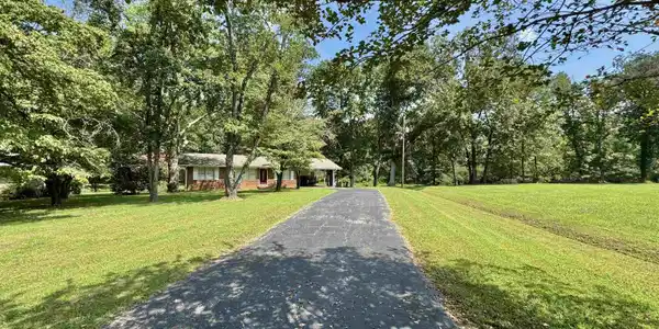 530 Lakeside Dr