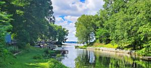 80 Lakeshore Dr