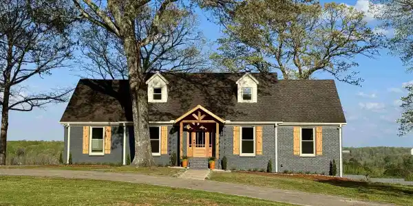600 Lakeview Farm Rd