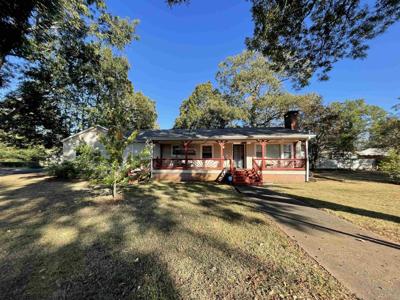 910 N Nashville Ave