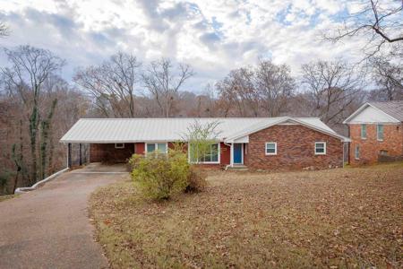 542 Highland Cir