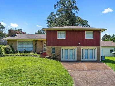 110 Elmwood Dr