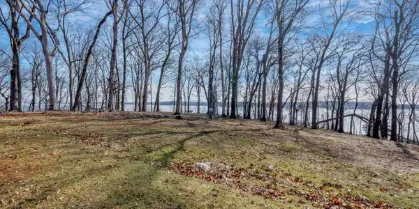 282 Highland Cove