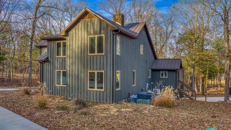 201 Morisette Dr