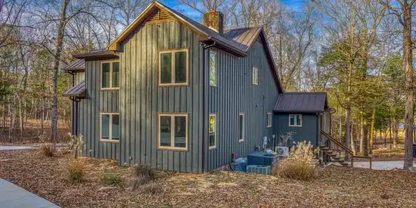 201 Morisette Dr