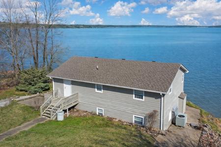700 Lakeshore Dr N