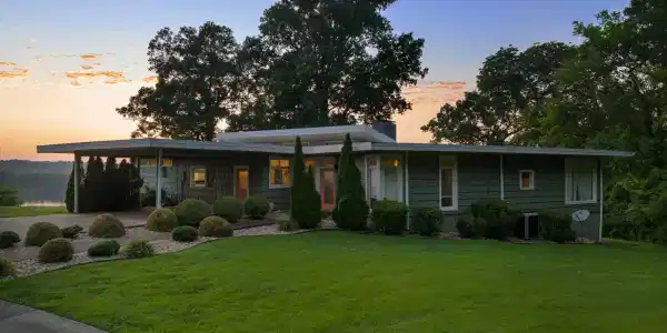 710 Riverbluff Ct