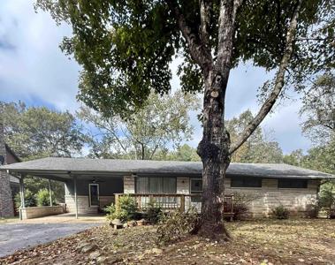 534 Lakeside Dr