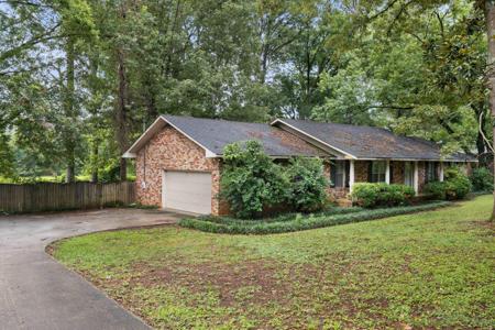 2810 Hunterwood Dr SE