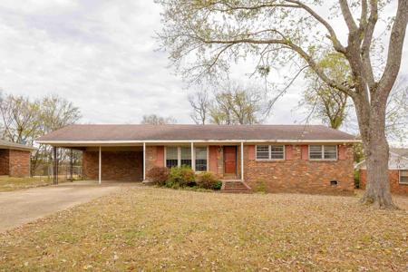 405 E Lakeside Dr