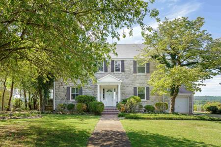 800 River Bluff Dr