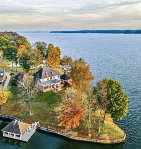 314 Cedar Point Ln