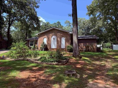 490 Lakewood Dr