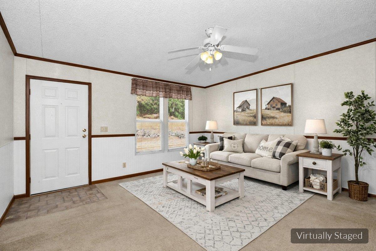 Image 3: Virtually Staged Livingroom
