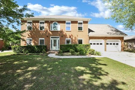2411 Huntington Ln SE